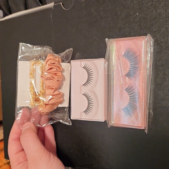 Other - Pretty girl eyelashes 💕